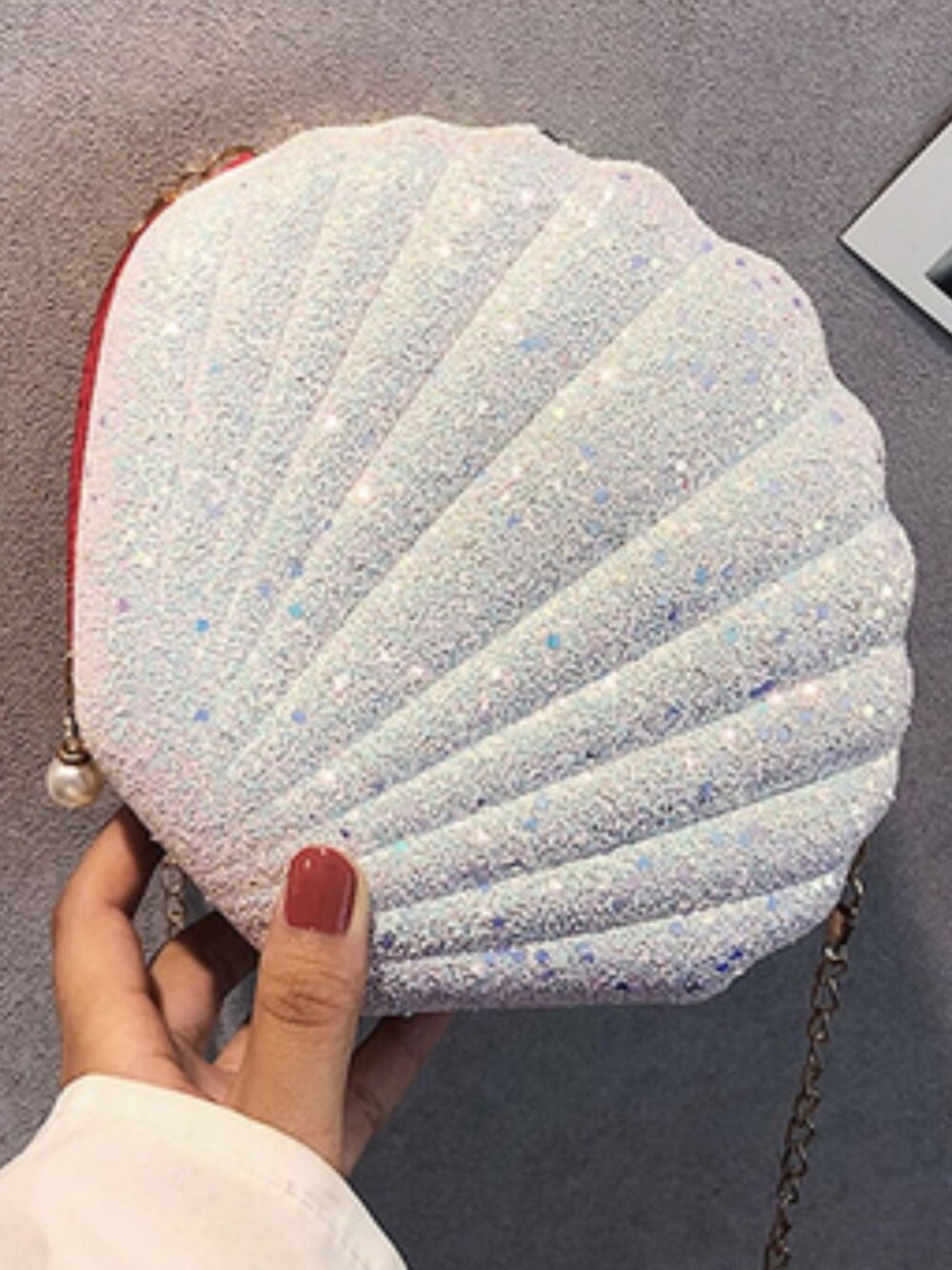 EUC ~ Shoulder Shell Shape Purse with Gold Chain, Pearl Charm & Glittery Sequins